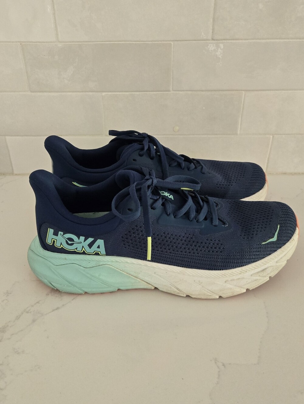 Hoka Women's Arahi 7 Running Athletic  Shoes Midnight Seafoam Navy Blue Size 9